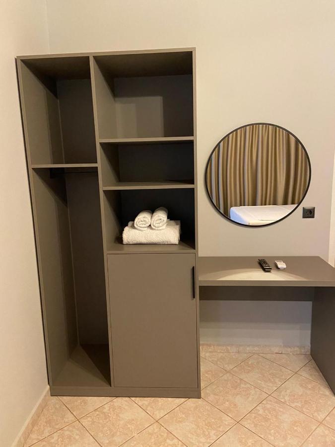 "Hotel Lili" Sarande Bagian luar foto
