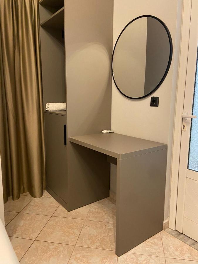 "Hotel Lili" Sarande Bagian luar foto